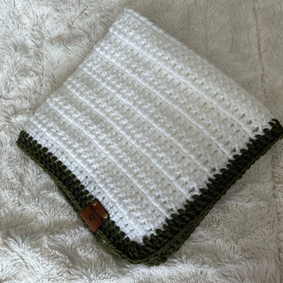 NWT BABY LOVEY, security blanket, baby blanket, crib blanket, crochet handmade - Picture 2 of 2